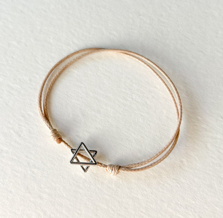 צמיד חוט מגן דוד